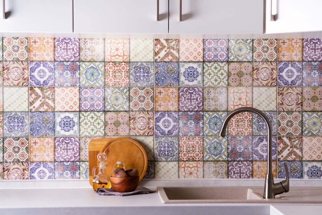 Kitchen backsplash and feature wall tiling